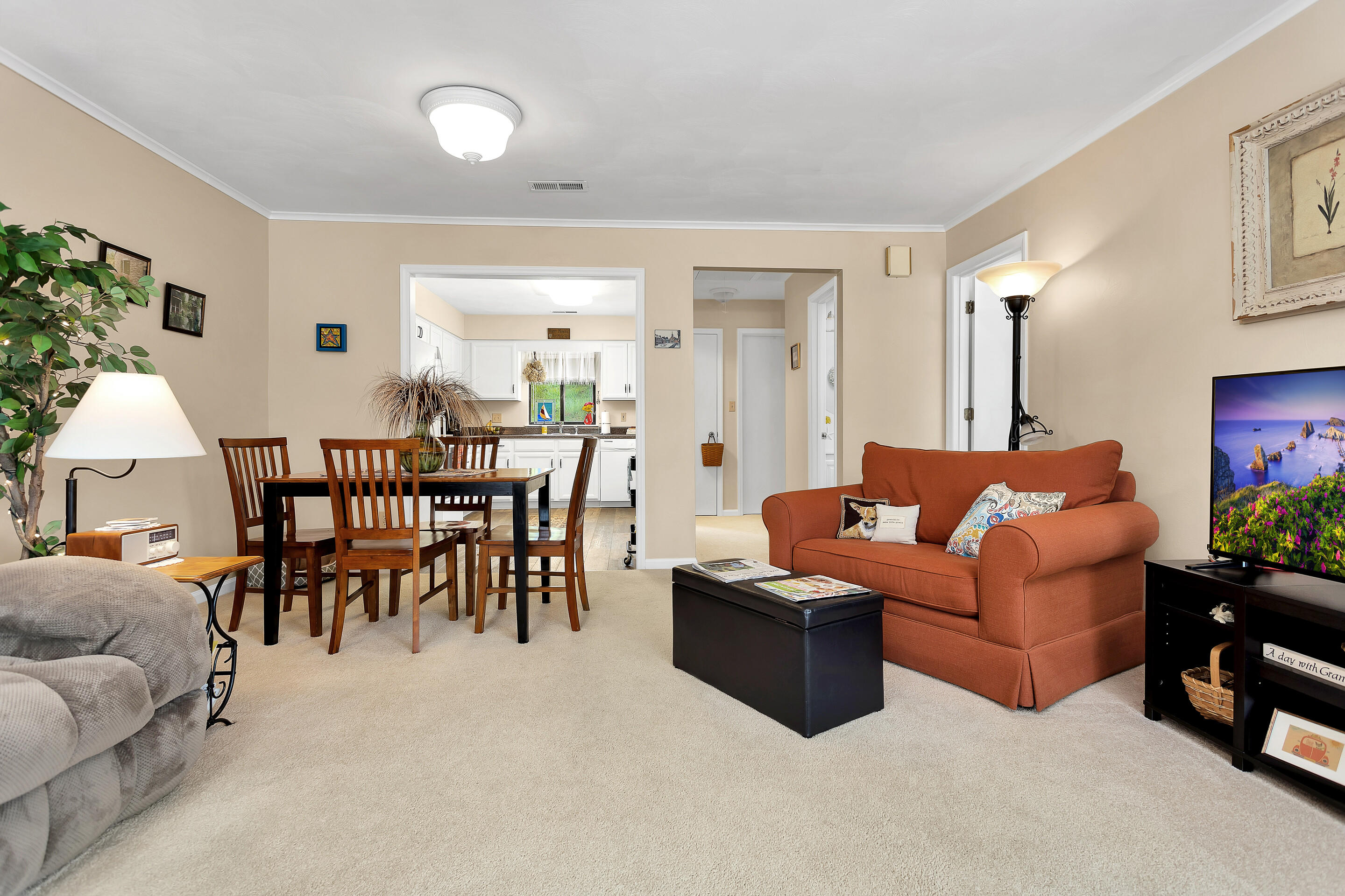 2423 Post Oak Road Salem, VA 24153 - Photo 7 of 22 09_2423_Post_Oak_Rd_09_mls