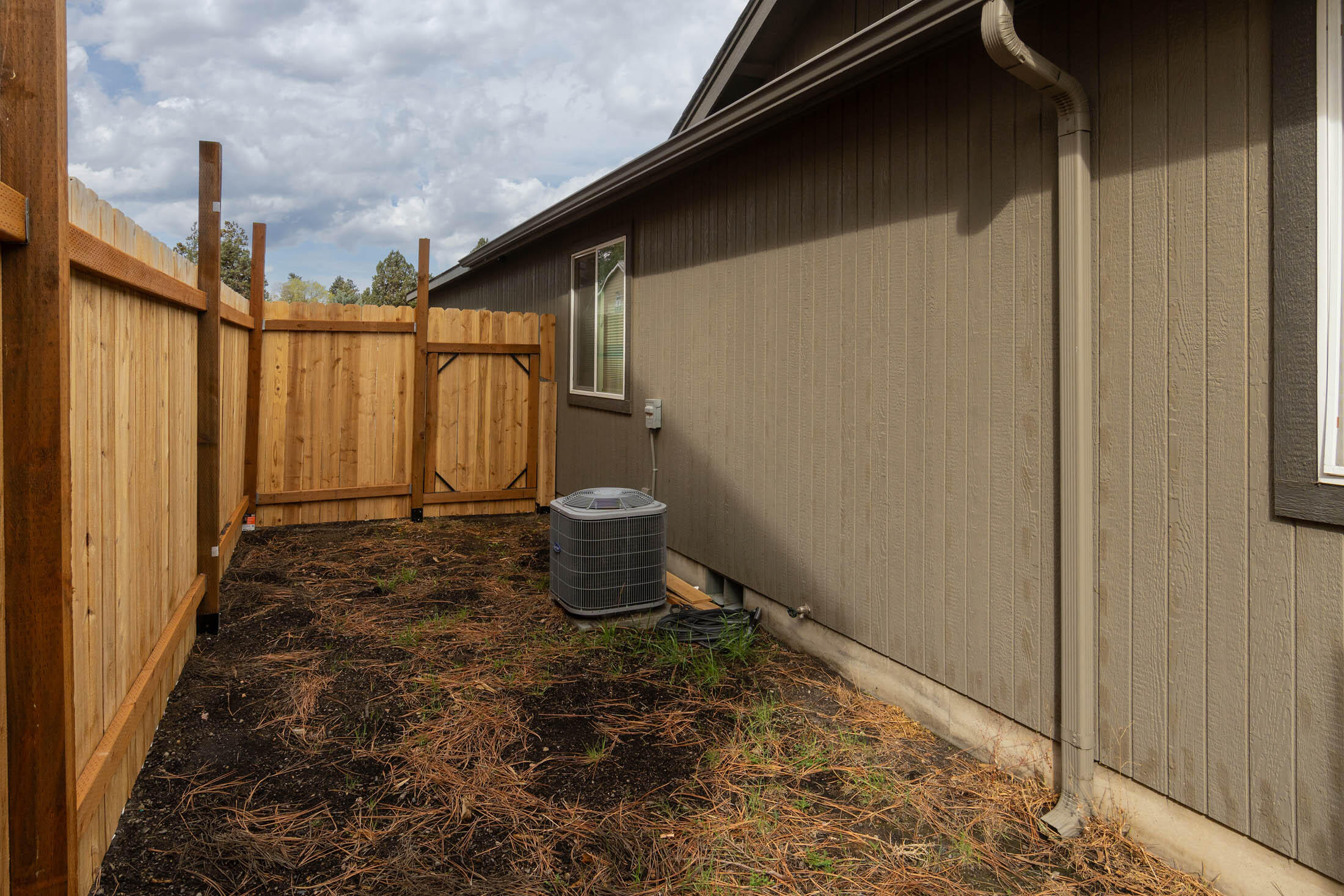 62017 Northeast Nate's Place Bend, OR 97701 - Photo 4 of 16 62017 NE Nates Place_0063