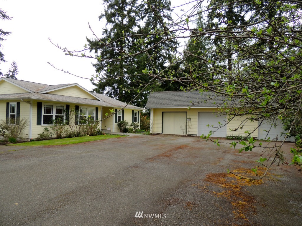 3795 Midvale Road Clinton, WA 98236 - Photo 2 of 15 Gallery Image 2