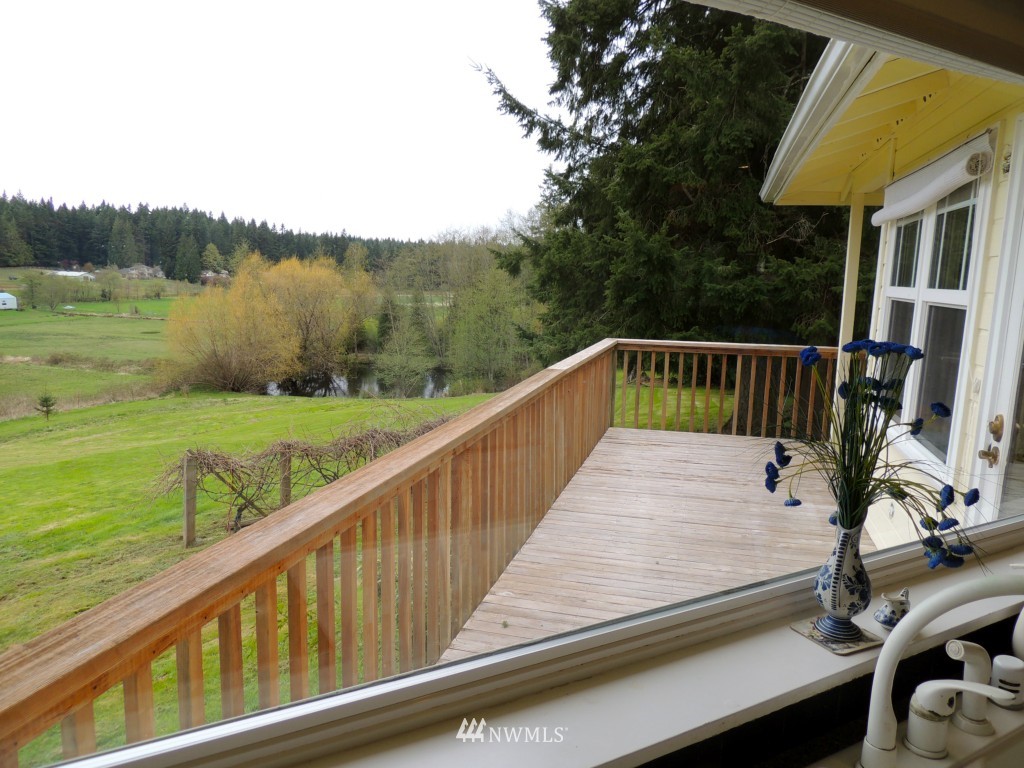 3795 Midvale Road Clinton, WA 98236 - Photo 7 of 15 Gallery Image 7