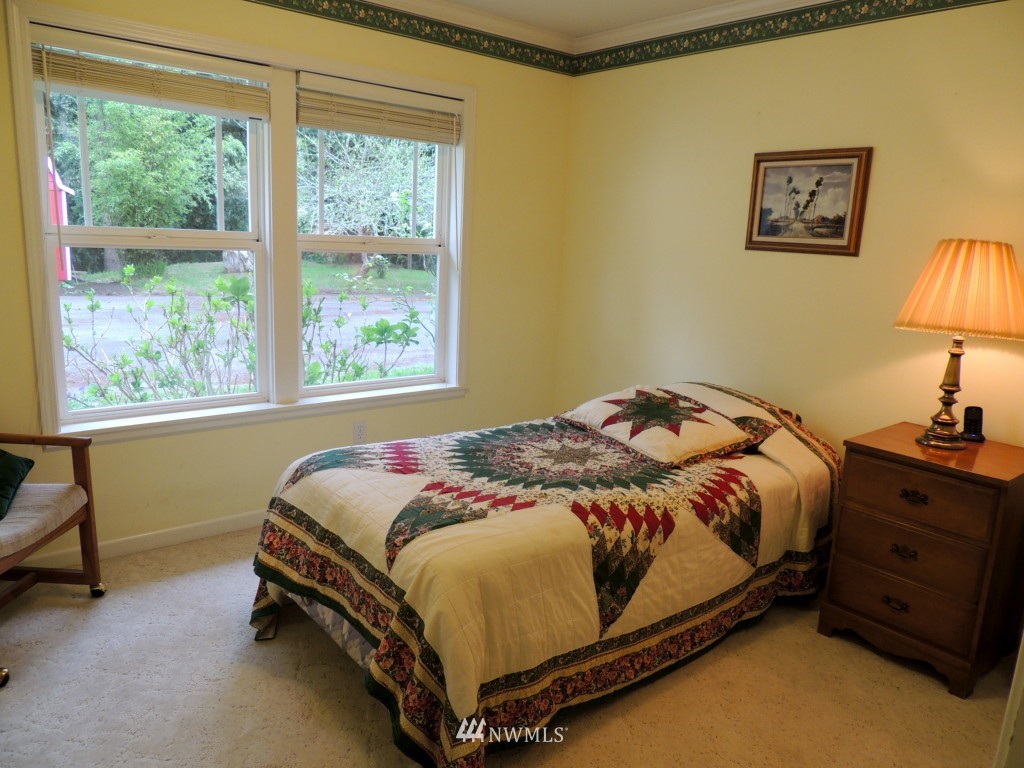 3795 Midvale Road Clinton, WA 98236 - Photo 9 of 15 Gallery Image 9