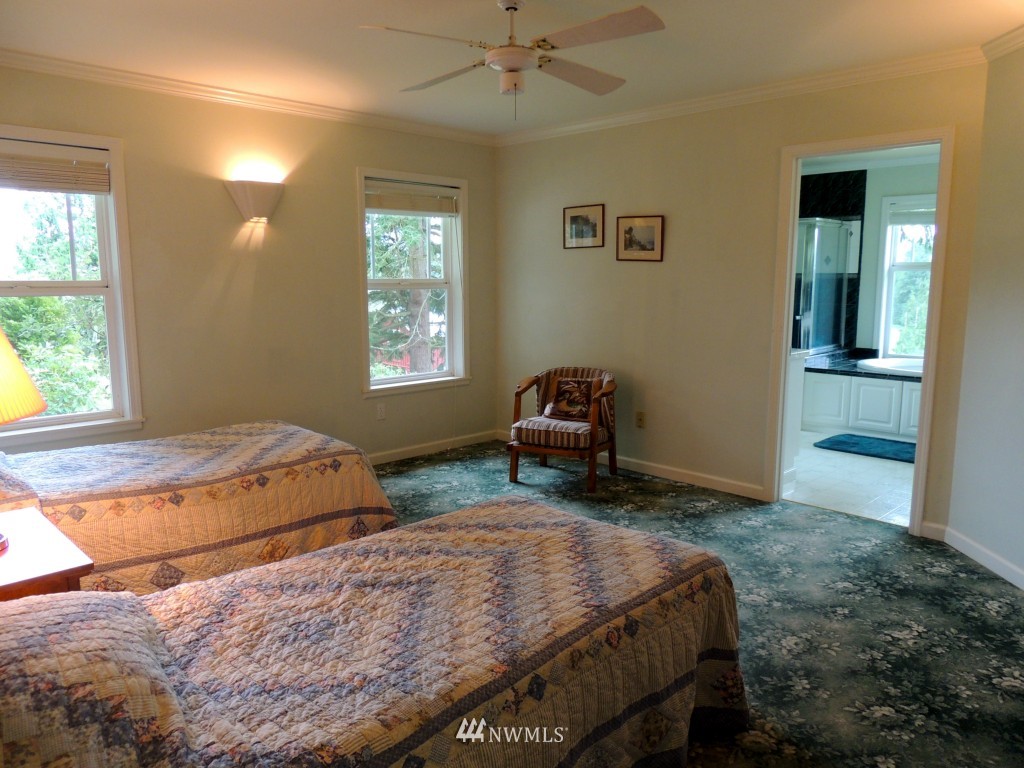 3795 Midvale Road Clinton, WA 98236 - Photo 10 of 15 Gallery Image 10