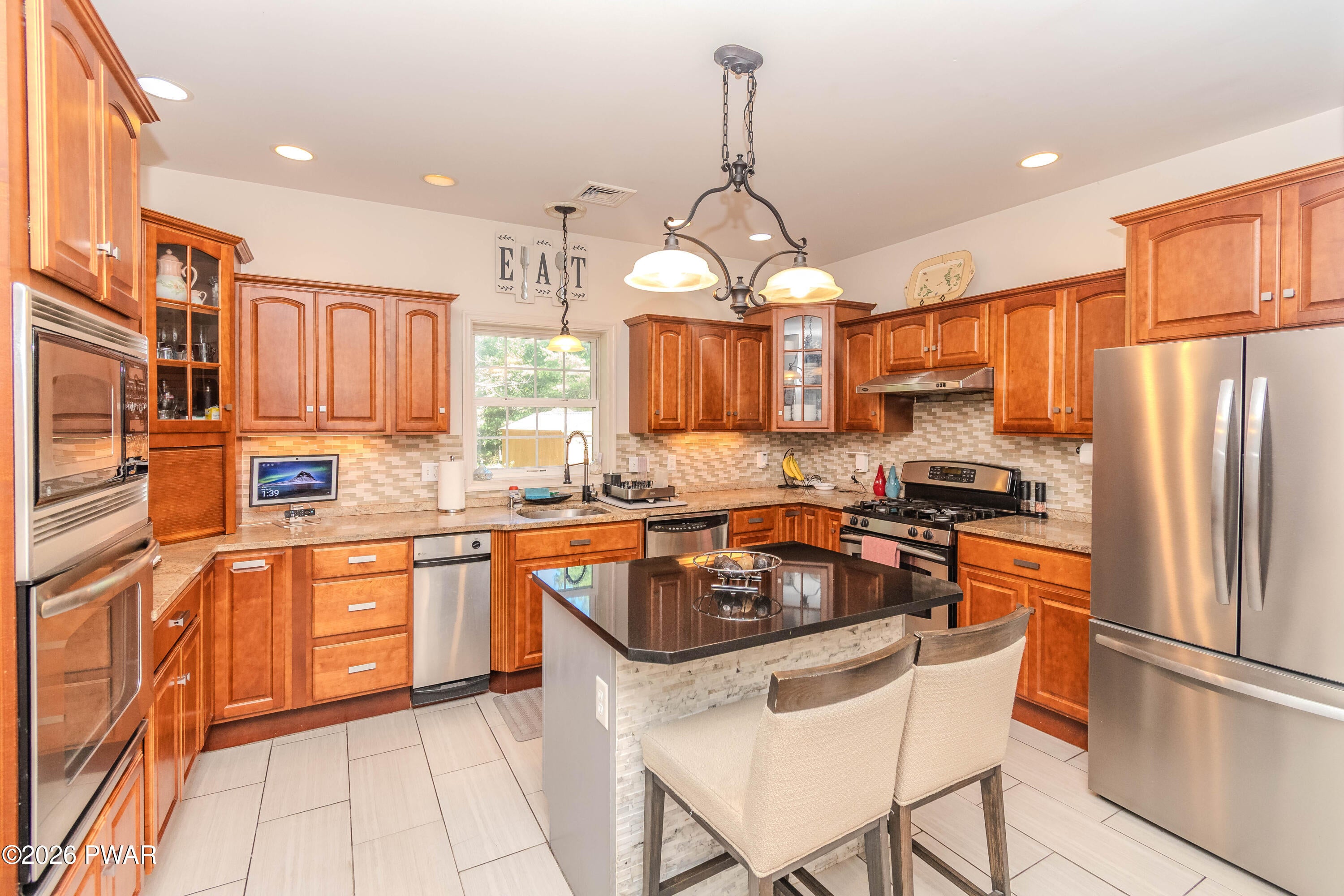 162 Oak Ridge Drive Milford, PA 18337 - Photo 3 of 54 Gallery Image 3
