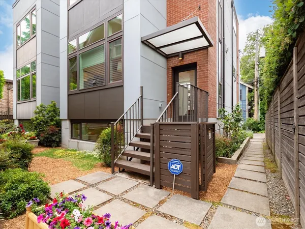 $995,000 | 3832 South Edmunds Street, Seattle, WA 98118