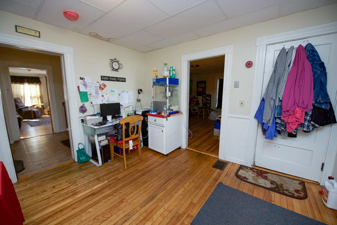 41 High Street Derry, NH 03038 - Photo 6 of 35 Gallery Image 6