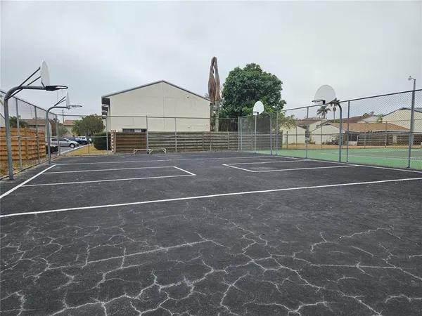 $114,900 | 965 Whitman Drive, Sarasota, FL 34243
