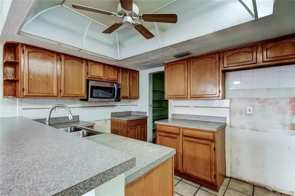 $114,900 | 965 Whitman Drive, Sarasota, FL 34243