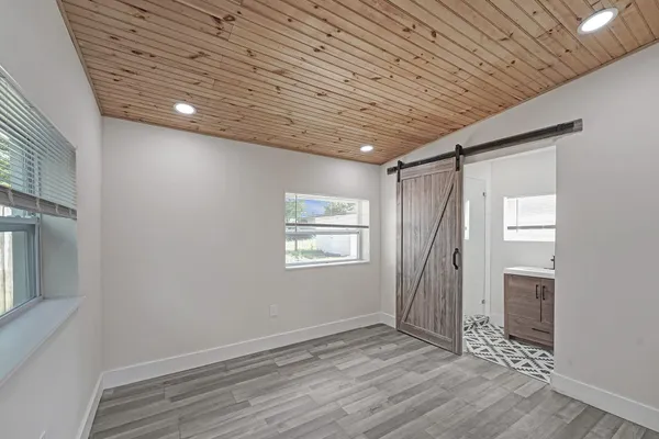 $2,895 | 8229 Northwest 1st Place, Miami, FL 33150