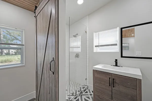 $2,895 | 8229 Northwest 1st Place, Miami, FL 33150