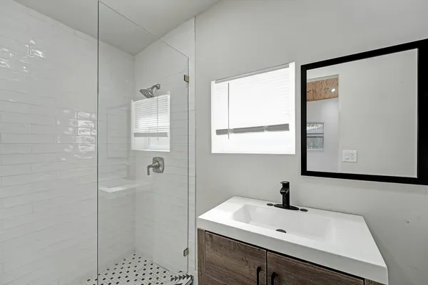 $2,895 | 8229 Northwest 1st Place, Miami, FL 33150