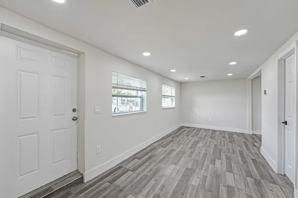 $2,895 | 8229 Northwest 1st Place, Miami, FL 33150