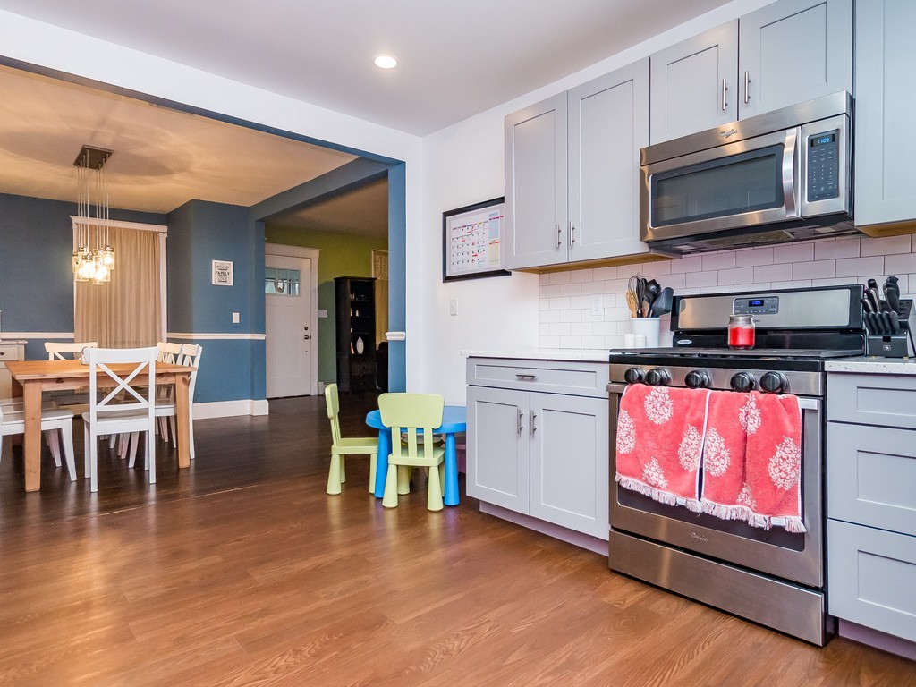 302 Andover Road Billerica, MA 01821 - Photo 6 of 29