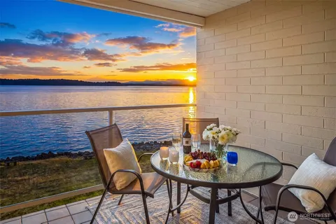 $777,000 | 10203 47th Avenue Southwest, Unit A306, Seattle, WA 98146
