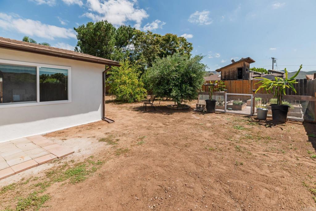 13425 Standish Drive Poway, CA 92064 - Photo 31 of 34 a view of a backyard