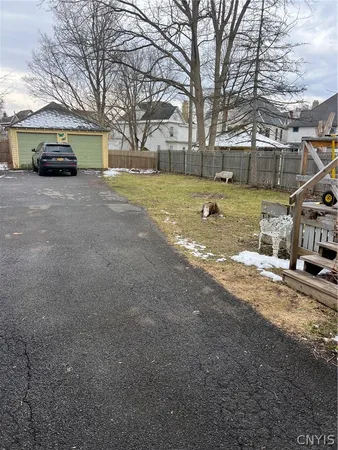 $2,500 | 110 Clinton Place, Utica, NY 13501