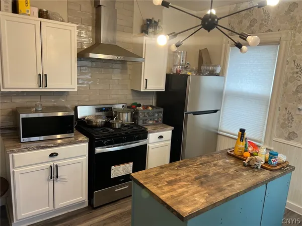 $2,500 | 110 Clinton Place, Utica, NY 13501