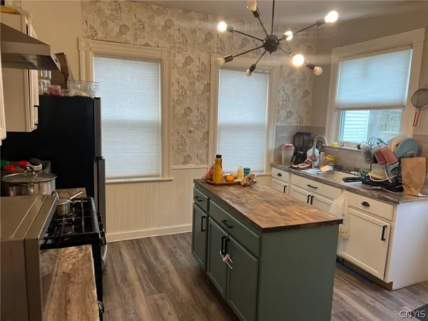 $2,500 | 110 Clinton Place, Utica, NY 13501