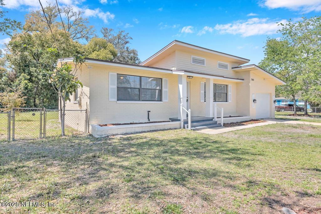 7980 Denham Road East Jacksonville, FL 32208 - Photo 2 of 33 7980 Denham Rd W-2