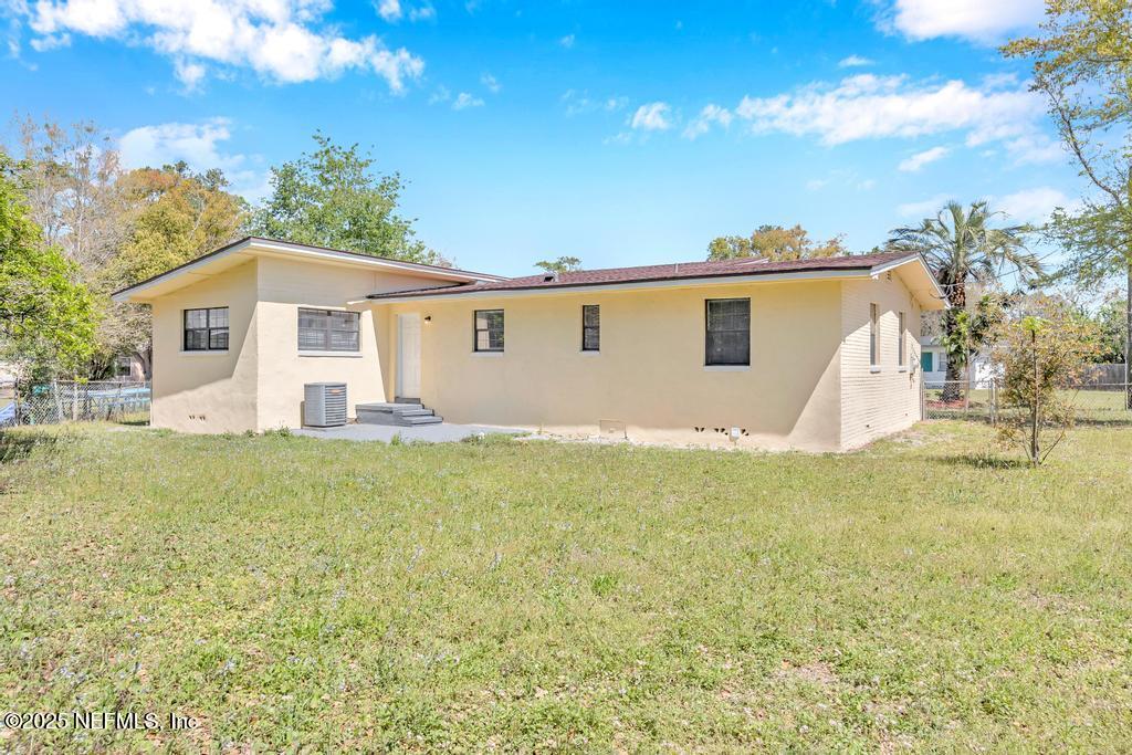 7980 Denham Road East Jacksonville, FL 32208 - Photo 31 of 33 7980 Denham Rd W-31