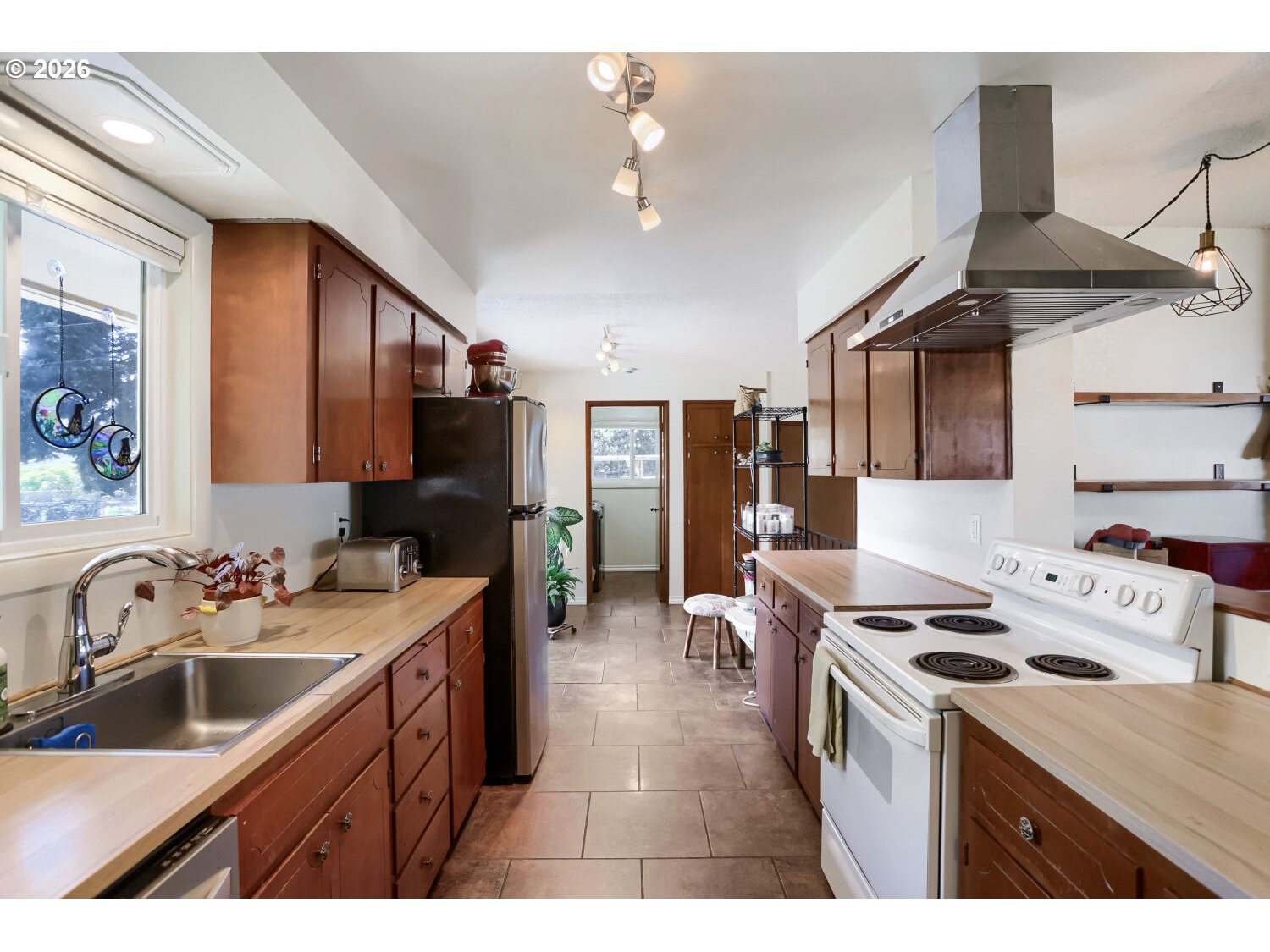13614 Southeast Harrison Court Portland, OR 97233 - Photo 13 of 46 Kitchen