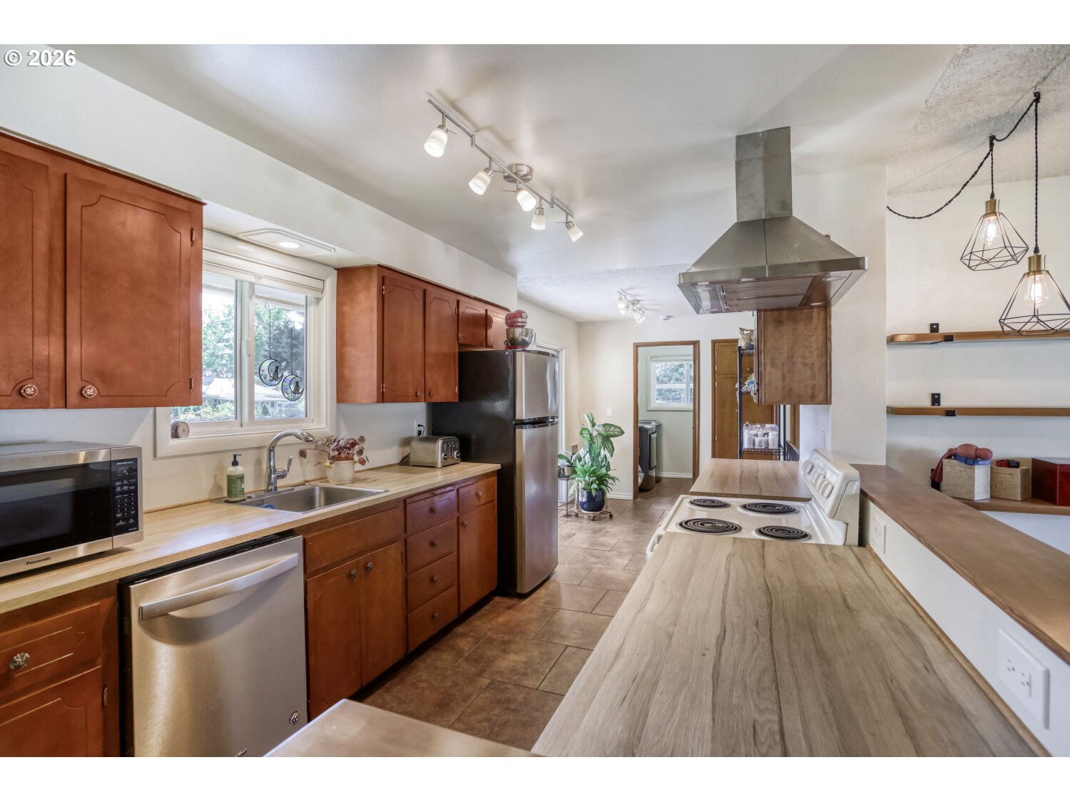 13614 Southeast Harrison Court Portland, OR 97233 - Photo 14 of 46 Kitchen