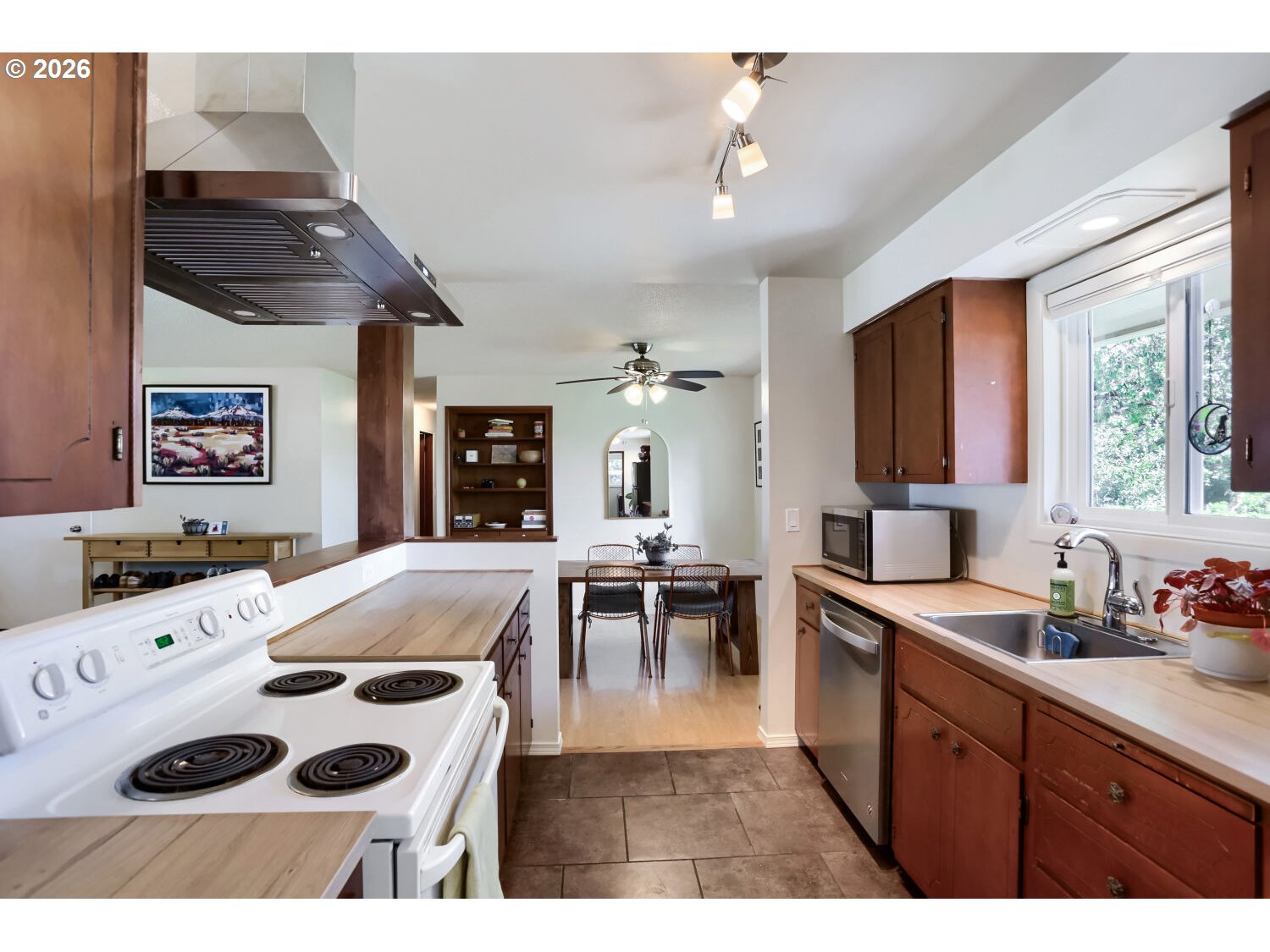 13614 Southeast Harrison Court Portland, OR 97233 - Photo 15 of 46 Kitchen