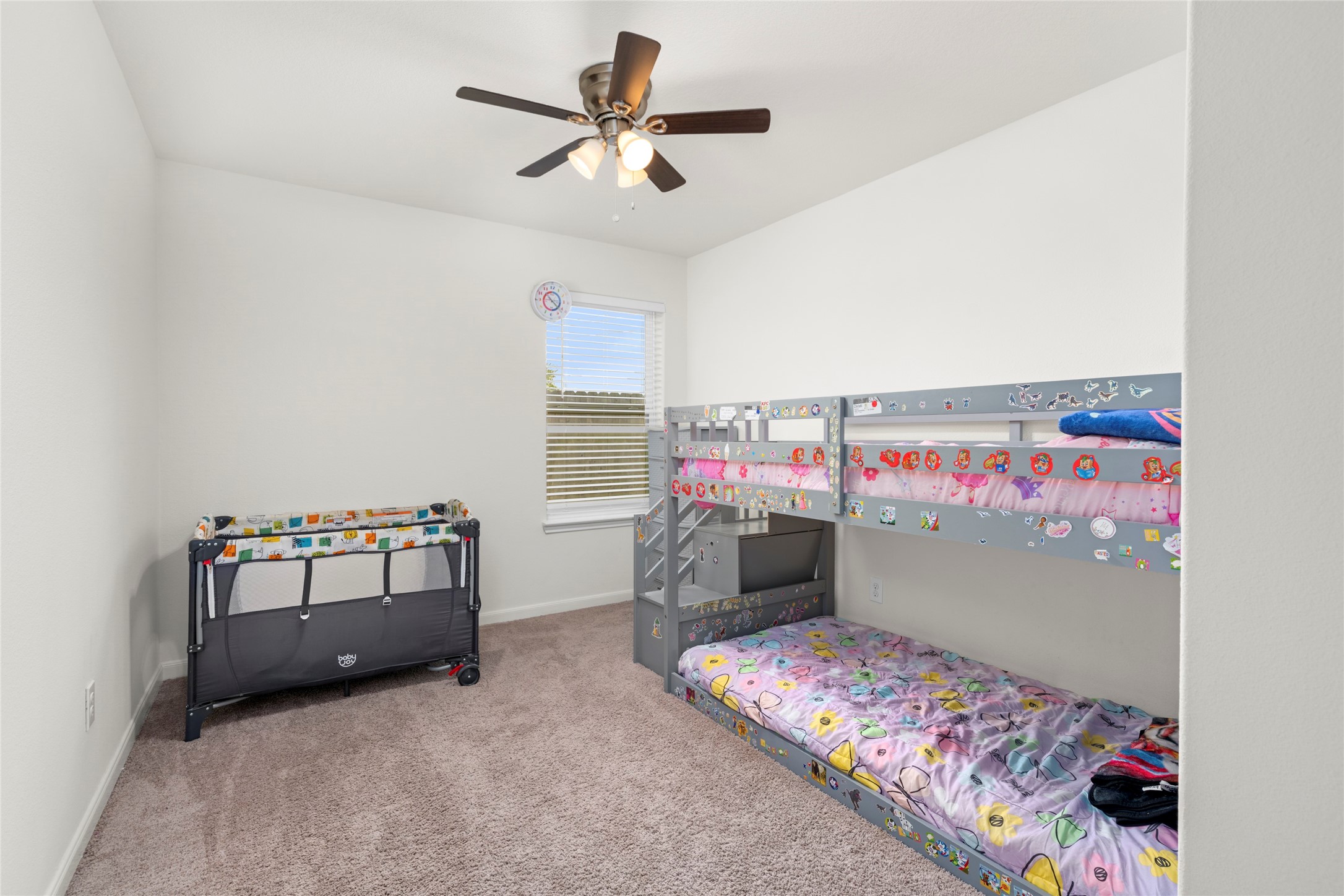 9719 Montana Sapphire Lane Rosharon, TX 77583 - Photo 27 of 40 Another angle showing off the natural light and floor space in this bedroom.