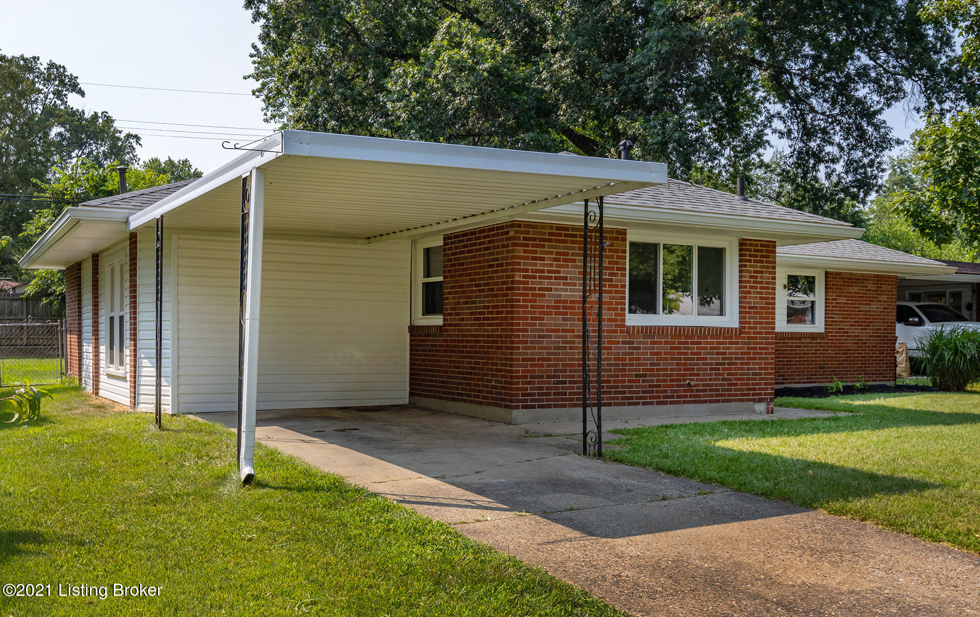 3124 Talisman Road Louisville, KY 40220 - Photo 3 of 47 3124-Talisman-Rd-20210729-003