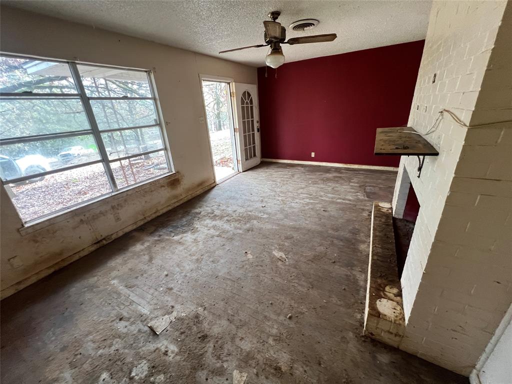 492 Richerson Road Denison, TX 75021 - Photo 6 of 29 a view of entryway
