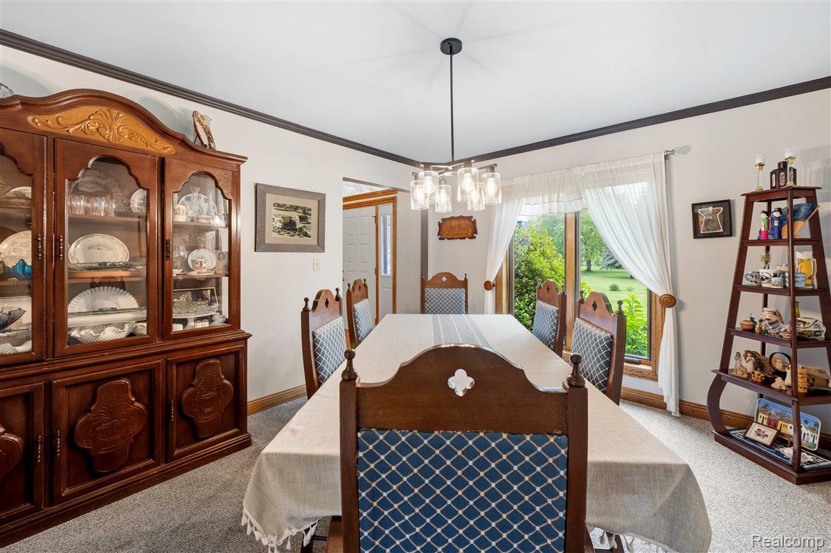125 Olde Franklin Road Howell, MI 48855 - Photo 29 of 57 Dining room