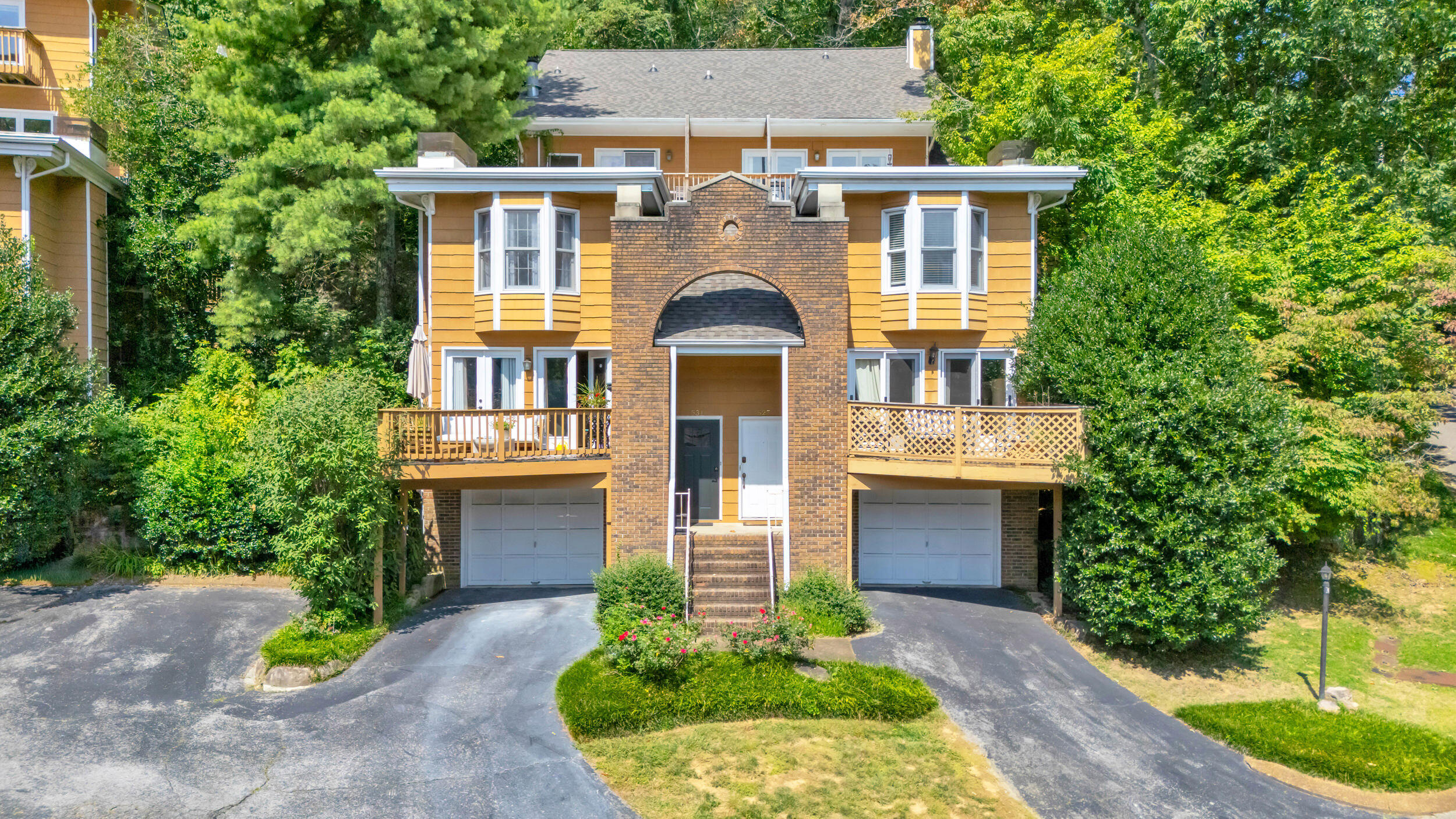 527 Winterview Lane Chattanooga, TN 37409 - Photo 2 of 68 527 Winterview Ln-1