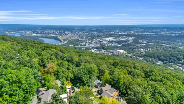 $275,000 | 527 Winterview Lane, Chattanooga, TN 37409
