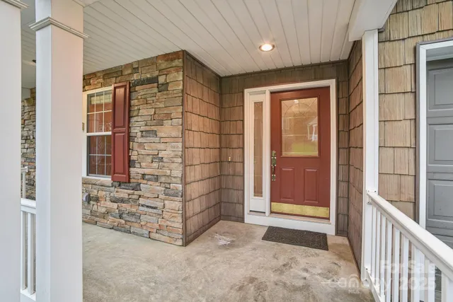 $399,000 | 25 Coldwater Lane, Laurel Park, NC 28739