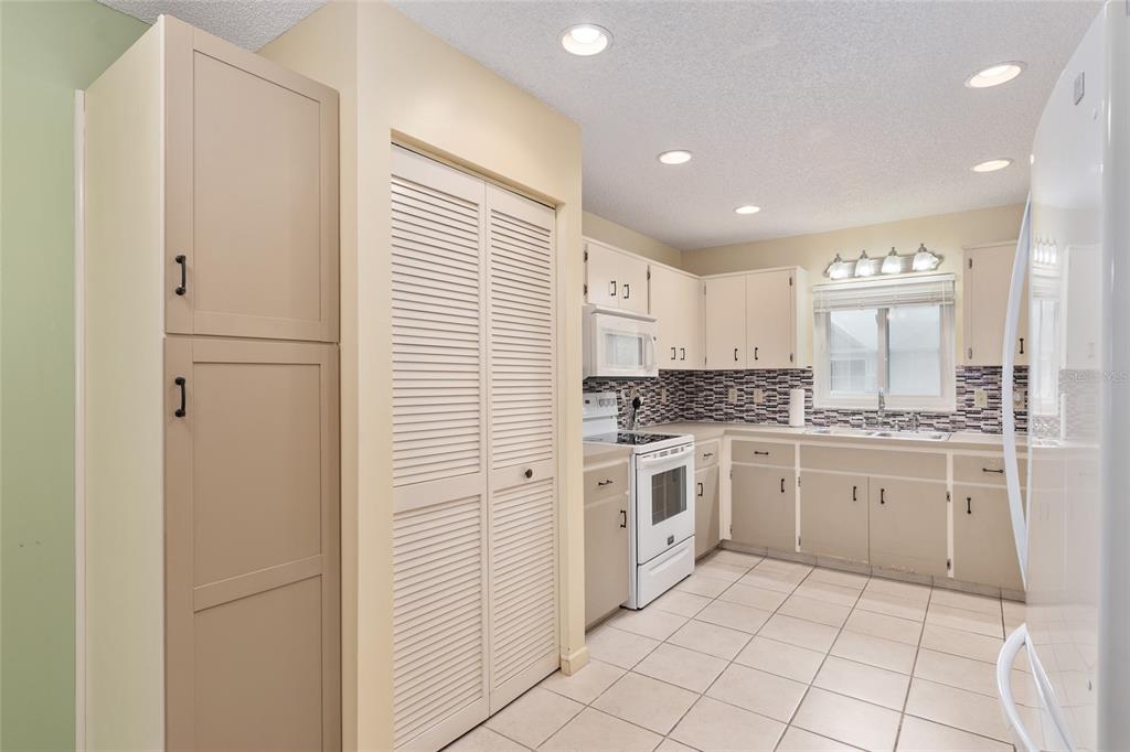 8841 Southwest 91 Street, Unit B Ocala, FL 34481 - Photo 24 of 52