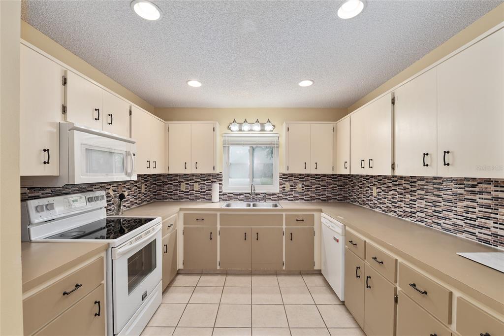 8841 Southwest 91 Street, Unit B Ocala, FL 34481 - Photo 25 of 52