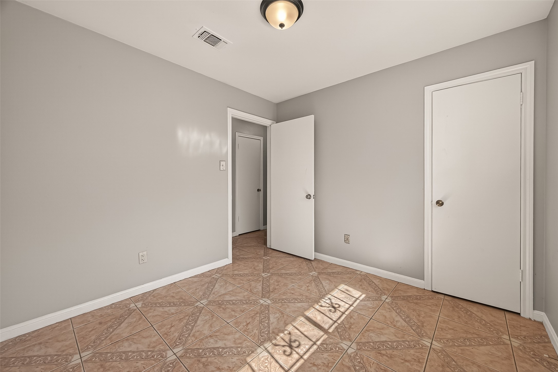 10607 Bainbridge Street Houston, TX 77016 - Photo 30 of 43 a view of an empty room