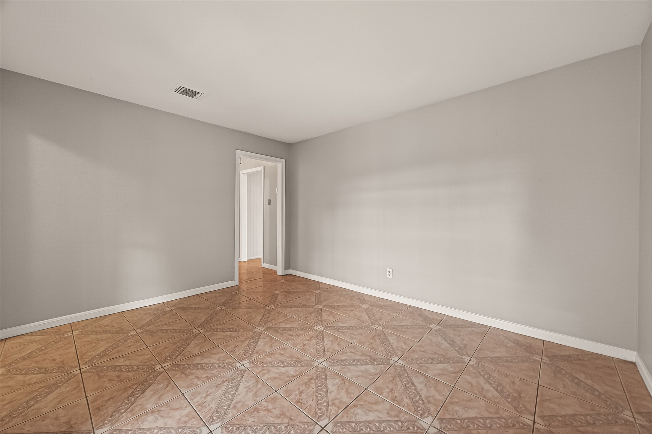 10607 Bainbridge Street Houston, TX 77016 - Photo 8 of 43 a view of an empty room