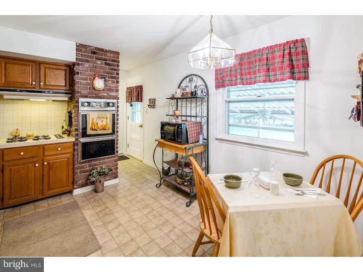 18 Taunton Road Medford, NJ 08055 - Photo 5 of 23 Kitchen
