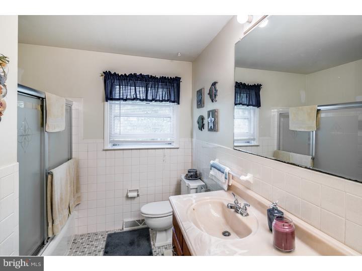 18 Taunton Road Medford, NJ 08055 - Photo 8 of 23 Bathroom