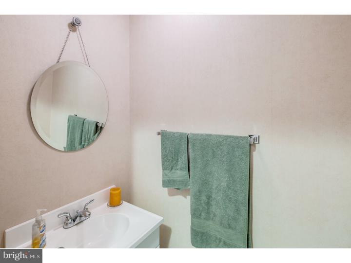 18 Taunton Road Medford, NJ 08055 - Photo 9 of 23 Bathroom