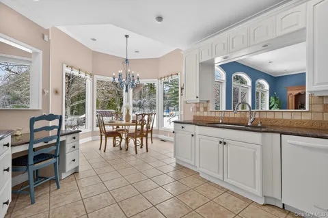 $3,500,000 | 1 Hunting Lane, Old Westbury, NY 11568