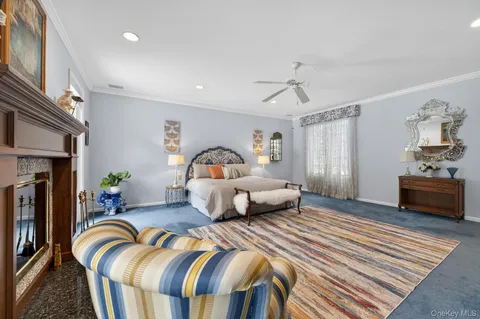 $3,500,000 | 1 Hunting Lane, Old Westbury, NY 11568