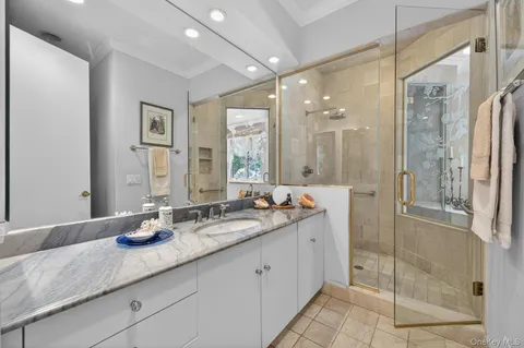 $3,500,000 | 1 Hunting Lane, Old Westbury, NY 11568