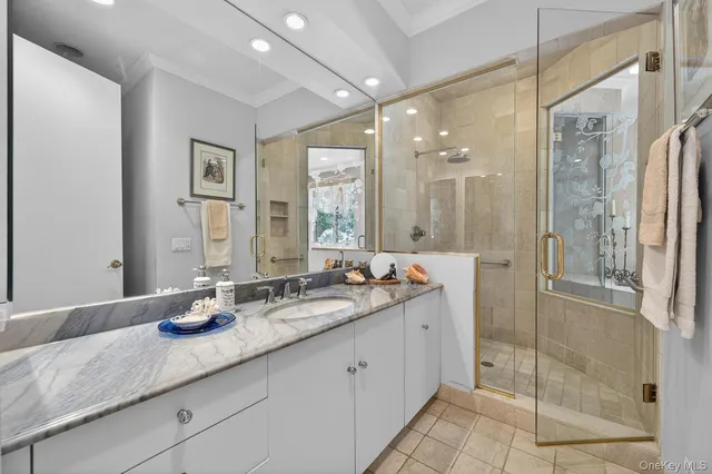 $3,500,000 | 1 Hunting Lane, Old Westbury, NY 11568