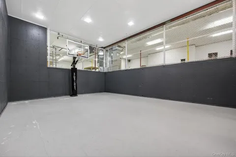 $3,500,000 | 1 Hunting Lane, Old Westbury, NY 11568