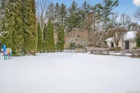 $3,500,000 | 1 Hunting Lane, Old Westbury, NY 11568