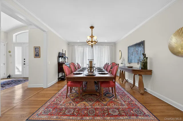 $3,500,000 | 1 Hunting Lane, Old Westbury, NY 11568