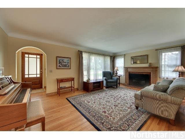 13015 Inverness Road Minnetonka, MN 55305 - Photo 3 of 18