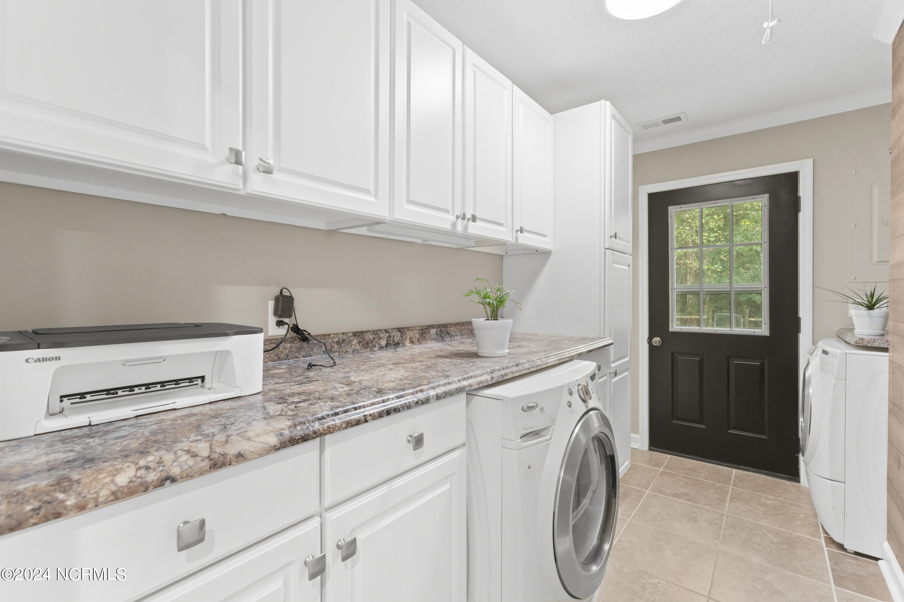 460 Blueberry Farm Road Maysville, NC 28555 - Photo 18 of 36 Laundry Room