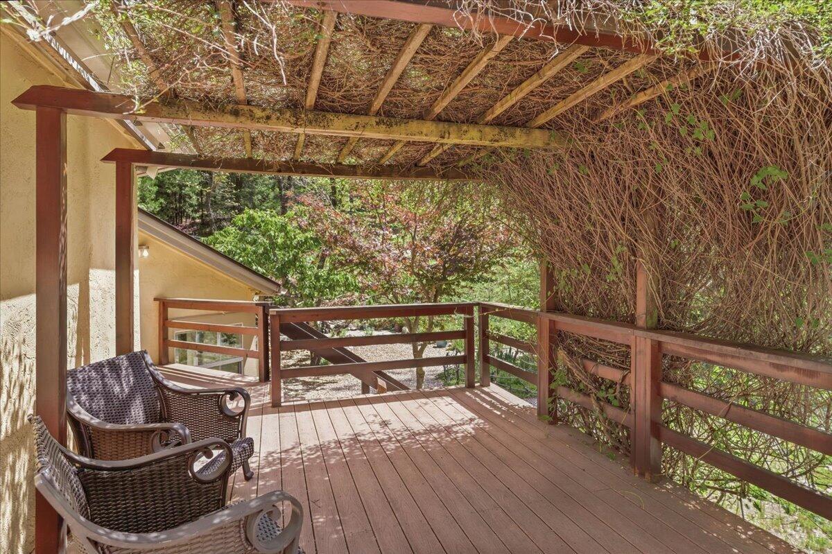 609 Eiler Road Mount Shasta, CA 96067 - Photo 21 of 35 a view of outdoor space with seating area